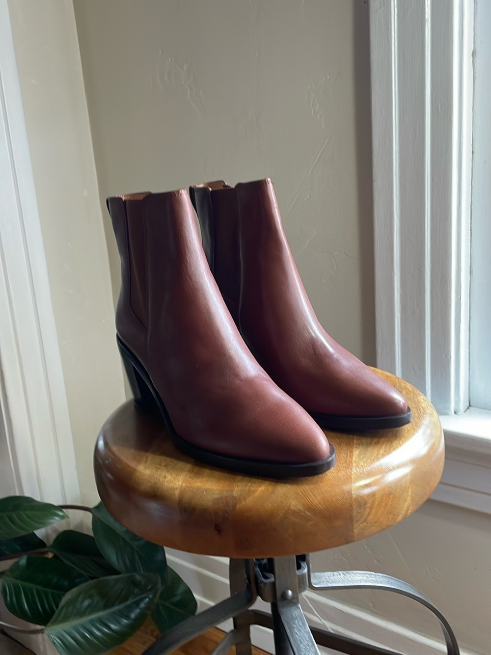 NWT! Madewell Brown Leather Ankle Boots - Classic Chelsea